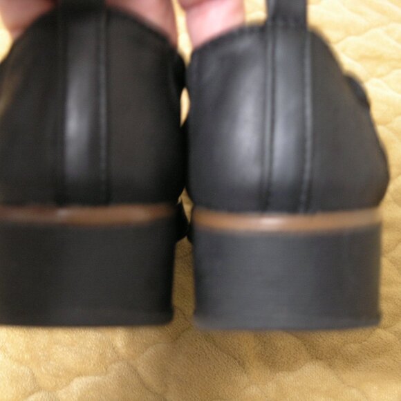 Baretraps  Garner Black Slip-on Women's Size 7M - Picture 4 of 6